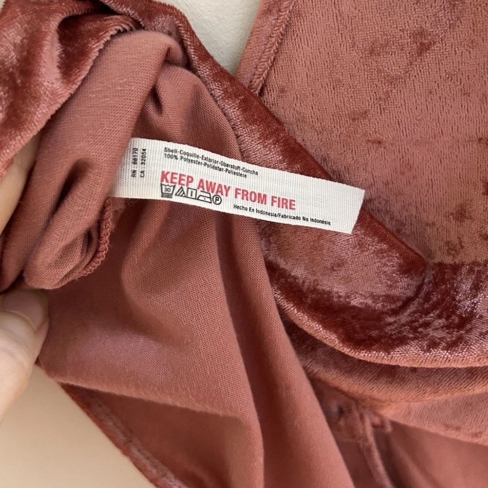 Free People Intimately Mauve Pink Velvet Cropped V-Neck Button Tie Front Size XS - Picture 9 of 9